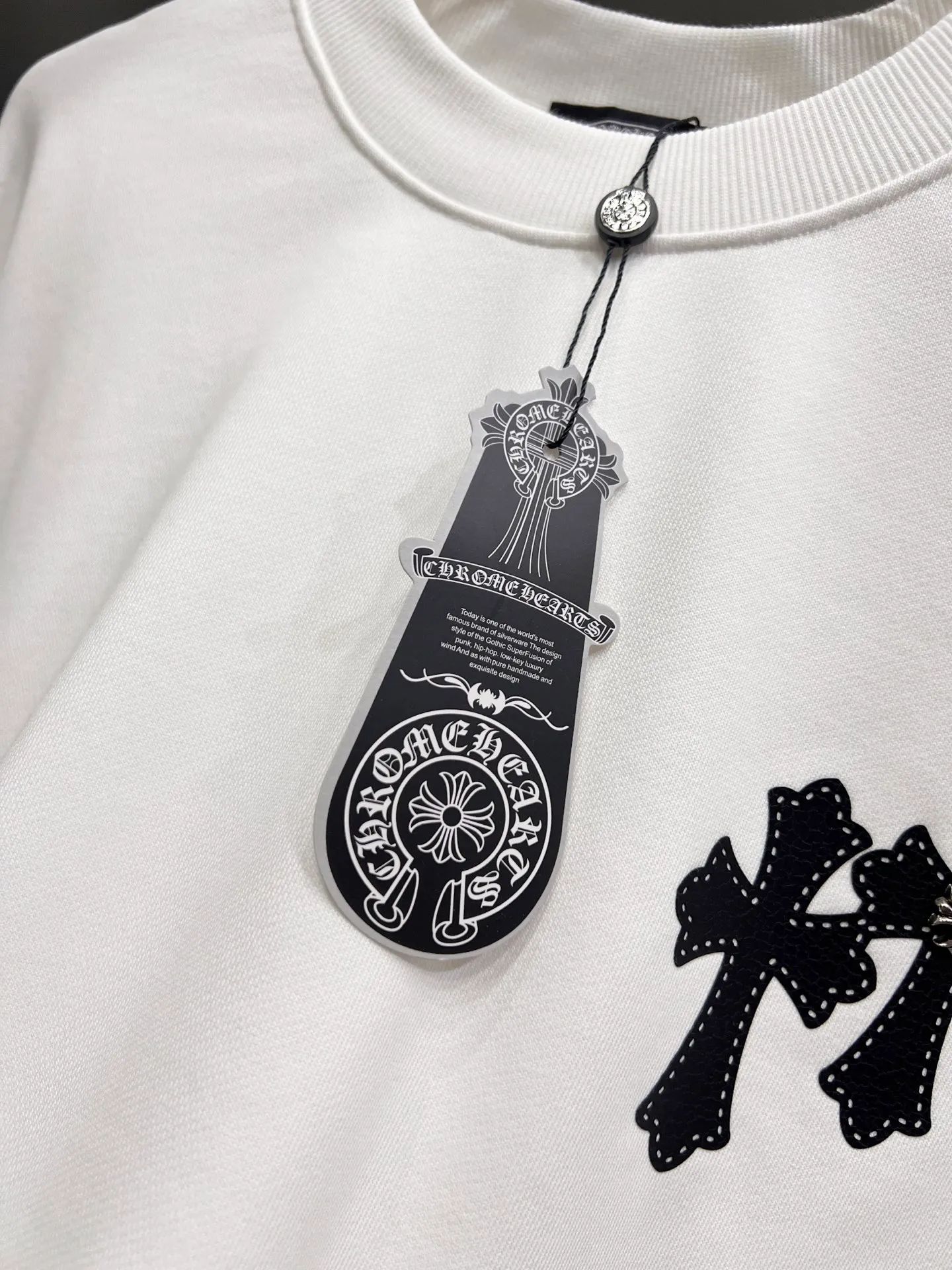 🅿️280 CH Crowe 2025 Autumn and Winter New Style Round Neck Long Sleeve Sweater Cross Patch Leather + Customized Hardware Metal Horseshoe Sanskrit Characters + Middle Eastern Australian Diamond Design Craftsmanship The real thing is great🔥Same style for men and women, loose version Size S M L XL XXL Five sizes Black White